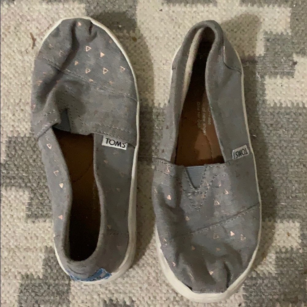 Grey with gold triangles Toms